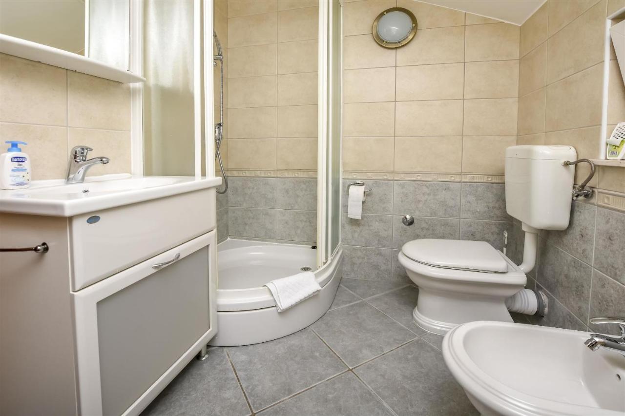 Apartment Zdravka Primosten Exterior photo